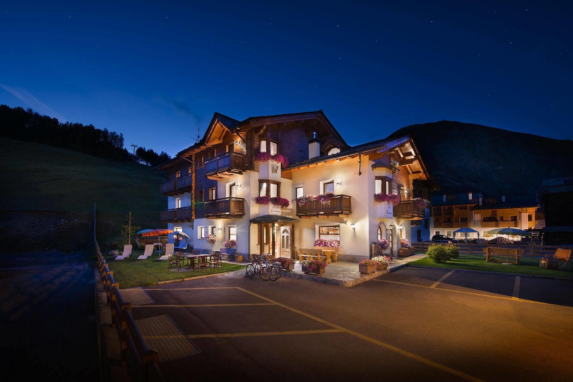 Hotel Costanza Mountain Holiday Livigno Buitenkant foto